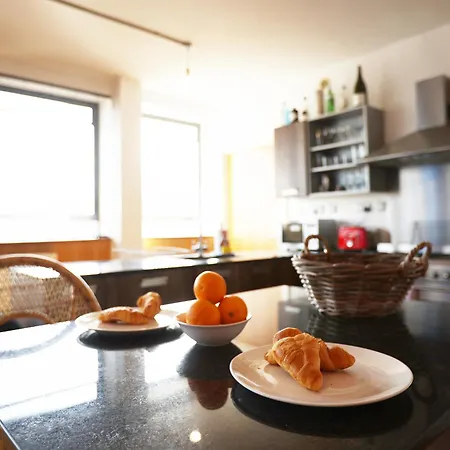 Bs2 Lofts By N And N Stays Ltd, Great Location Close To Cabot Circus, Town Centre And Hospital, Perfect For Workers, Nhs, & Contractors, Secure Private Parking Available Lejlighed