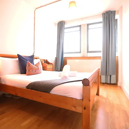 公寓 Bs2 Lofts By N And N Ltd, Great Location Close To Cabot Circus, Centre And Hospital, Perfect For Workers, Nhs And Contractors, Private Parking Avaialable