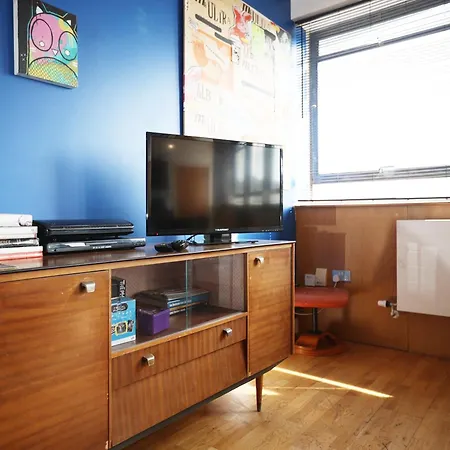 公寓 Bs2 Lofts By N And N Ltd, Great Location Close To Cabot Circus, Centre And Hospital, Perfect For Workers, Nhs And Contractors, Private Parking Avaialable