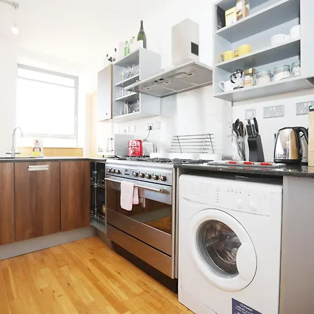 公寓 Bs2 Lofts By N And N Ltd, Great Location Close To Cabot Circus, Centre And Hospital, Perfect For Workers, Nhs And Contractors, Private Parking Avaialable *