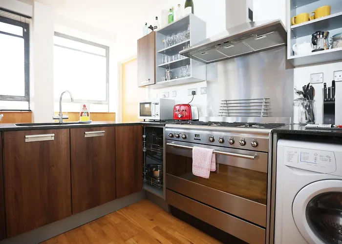 Bs2 Lofts By N And N Ltd, Great Location Close To Cabot Circus, Centre And Hospital, Perfect For Workers, Nhs And Contractors, Private Parking Avaialable Апартаменти