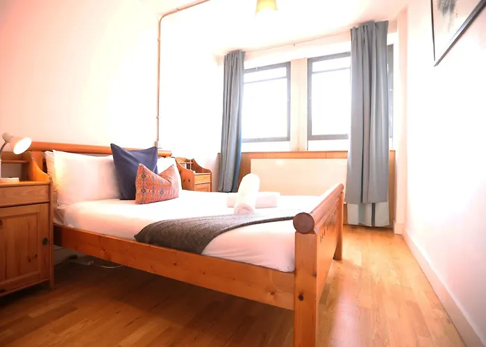 Appartement Bs2 Lofts By N And N Ltd, Great Location Close To Cabot Circus, Centre And Hospital, Perfect For Workers, Nhs And Contractors, Private Parking Avaialable